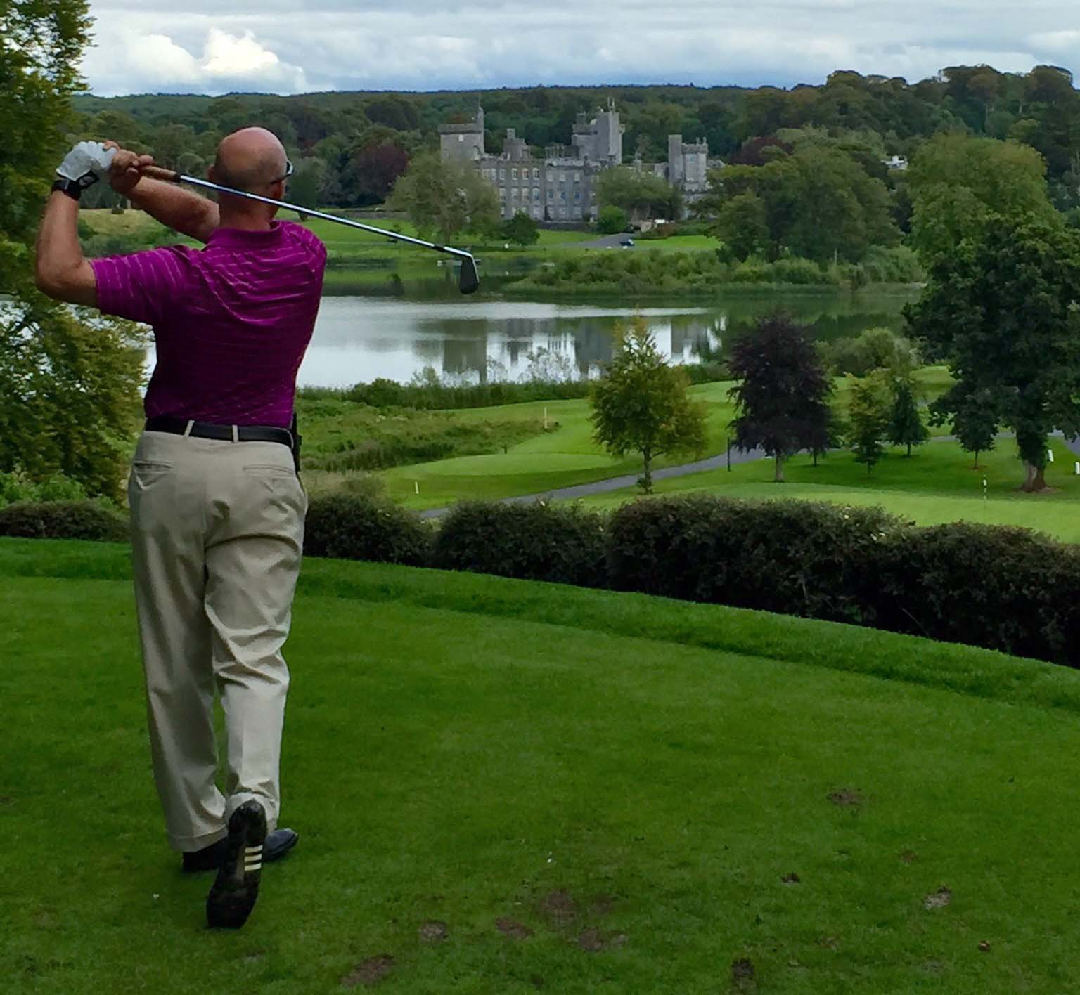 Golfer at Dromoland Castle